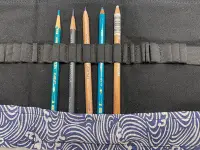 在飛比找Yahoo!奇摩拍賣優惠-藝城美術~36孔 捲簾式筆袋 色鉛筆 鉛筆 筆捲 工具筆 帆