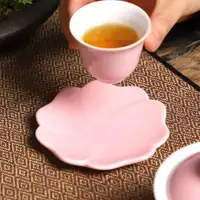 在飛比找ETMall東森購物網優惠-中式圓形杯墊少女粉陶瓷隔熱杯墊功夫茶具咖啡杯墊托粉色女茶托