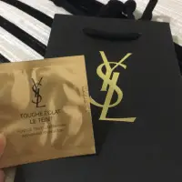 在飛比找蝦皮購物優惠-YSL 聖羅蘭 超模聚焦光感粉底液 spf22 pa++