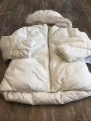 Old Navy Girls Coat Water And Wind Resistant Faux-Fur Size XS in White Size 5