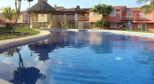 Luxury Home Ixtapa Balcony Pool BBQ AC