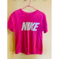 在飛比找蝦皮購物優惠-買一送一 二手 女短袖 粉紅色Nike 藍色Uniqlo 換