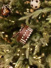 Henri Bendel New York Empty Mini Hat Box Brand New. Can Be Holiday Decor.