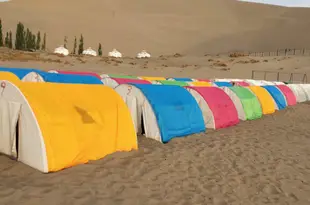 敦煌駱駝刺沙漠露營基地Dunhuang alhagi desert camping base