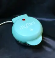 Nostalgia MyMini Teal Personal Electric Mini Waffle Maker Waffle Iron Never Used