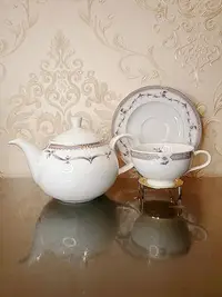 在飛比找Yahoo!奇摩拍賣優惠-法國皇家ROYAL PURPLE中古茶壺咖啡杯套裝VINTA