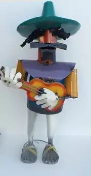 METAL ART MARIACHI SCULPTURE 33" TALL YARD ART MUSICIAN W/ GUITAR