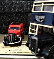 Corgi Classics set. Guy Arab Bus and Royal Mail Ford van. 1:50 scale. NEW !