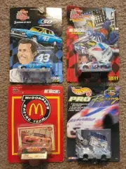 RICHARD PETTY, MARK MARTIN & HUT STRICKLIN 1/64 AWESOME SET