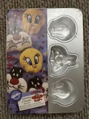 Looney Tunes Sylvester & Tweety Wilton Aluminum Mini Cake Pan Vintage 1990's NEW