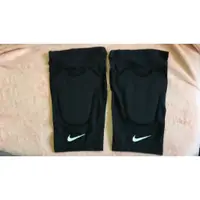 在飛比找蝦皮購物優惠-NIKE HYPERSTRONG 防撞型 護膝套 按標籤價打