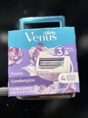 Gillette Venus Comfortglide Freesia 3 Blades 4 Cartridges Flexible Moisture Bars