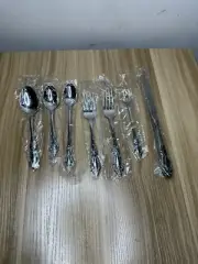 Oneida HH Distinction Deluxe Stainless flatware Silverware-Set Of 7 Pieces- New