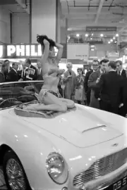 Aston Martin DB5 Volante 1964 Motor Show Car Old Photo 4