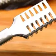 Fish Scale Remover Peeler Kitchen Tool Steel Scalier Descaler Scraper U0I72024