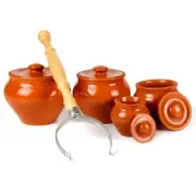 NWT Stoneware Ramekins with Lids Set of 4 Multi-Size Clay Pots & 1 Oven Fork