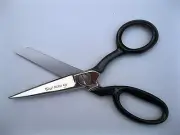 MUNDIAL M426 NEW 6" DRESS MAKER BENT HANDLE SCISSOR INDUSTRIAL SHEARS