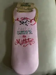 New With Tags Neoprene Holiday Wine Tote: Meet Me Under The Mistletoe.