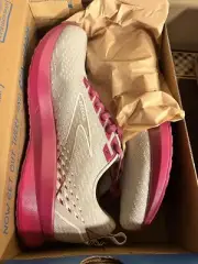 120357 1B 003 Brooks Levitate 5 Grey/Pink energize Women's Size 7 B Brand New