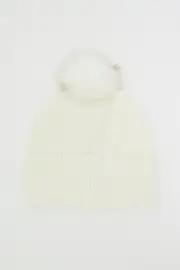 Winter Whi Faux Fur Pom Pom Beanie