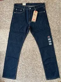 在飛比找Yahoo!奇摩拍賣優惠-新款熱銷 Levi's/李維斯513深藍色水洗修身直筒牛仔褲