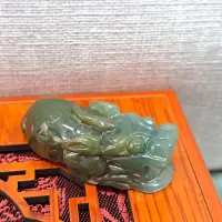 在飛比找蝦皮購物優惠-逸品軒～天然緬甸玉A貨-Z5376-貔貅小擺件/墜子長41.