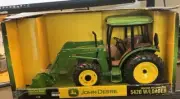 ERTL 15357 JOHN DEERE 5420 TRACTOR W/ 541 LOADER 1:16 SCALE N.I.B.