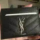 [二手] YSL MONOGRAM系列V字縫線魚子醬牛皮名片夾-銀色款