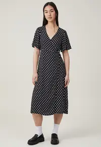 在飛比找ZALORA購物網優惠-Wrap Midi Dress