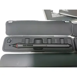 二手 Wacom Intuos Pro PTH-651 Medium 數位繪圖板 數位手寫板 原廠配件 磁吸筆盒