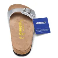 在飛比找蝦皮購物優惠-Birkenstock女鞋銀色皮面 休閒皮革涼鞋 尺碼 34