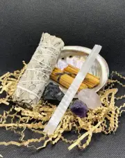 Smudge Cleanse Kit - Sage, Sandalwood, Selenite, Abalone Shell + 3 Crystals