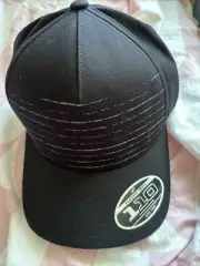 travis mathew flexfit 110 mid profile adjustable subtle stripe cap New black