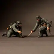 1:35 resin soldiers figures model Soldier 2 man Unassembled