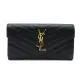 【YSL】Monogram V字縫線魚子醬牛皮金屬LOGO暗釦手拿長夾(372264-黑)