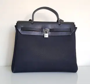 Hermes  愛馬仕  Herbag 系列  經典款   原廠盒裝， Hermès 保證真品 超級特價便宜賣