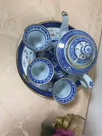 在飛比找Yahoo!奇摩拍賣優惠-老前輩的收藏～中國景德鎮米粒杯壺 中國茶壺 茶杯