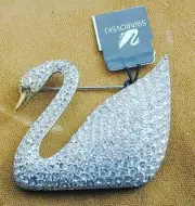 Vint Encrusted Pave Swarovski Crystal Swan Pin Brooch NWT Large Signed