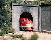 Concrete HO Tunnel Portal Woodland Scenics