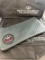 New Scotty Cameron putters gray cash bag