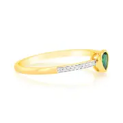 Created Emerald & Heart Shaped Diamond Ring in 9ct Yellow Gold, Q