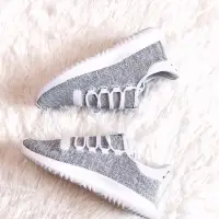 在飛比找蝦皮購物優惠-adidas Tubular Shadow  Knit 灰白