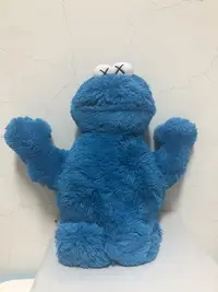 在飛比找Yahoo!奇摩拍賣優惠-Uniqlo x Kaws x Sesame Street 