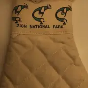 Vintage Zion National Park Kokopelli Oven mitt potholder NOS beige