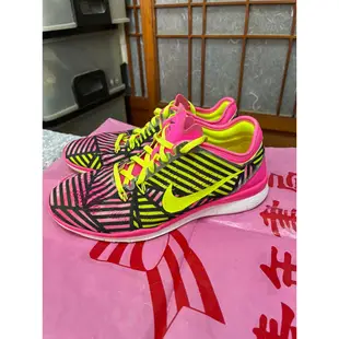 「 二手鞋 」 Nike Free Tr Fit 5 女版運動休閒鞋 US8（粉）鐵4-3