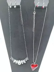 Lot Of 2 Paparazzi Jewelery Sets