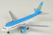 AC19224 AeroClassics A310-300 1/400 Model UK31003 Uzbekistan Airways