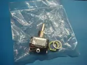 (1) CUTLER HAMMER TOGGLE SWITCH 1PDT ON-NONE-ON 1HP 20A 125VAC 10A 250VAC