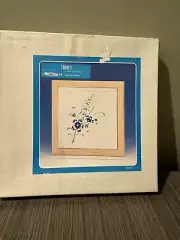Vintage House of Lloyd Inc. Wooden Framed Ceramic Trivet – Blue Floral Motif