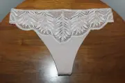NATORI LUSH THONG MICROFIBER & LACE EMBROIDERED FLORAL ROSE BEIGE SIZE S